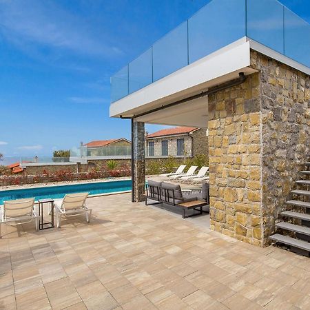 4 Bedroom Gorgeous Home In Lun Lun  Dış mekan fotoğraf