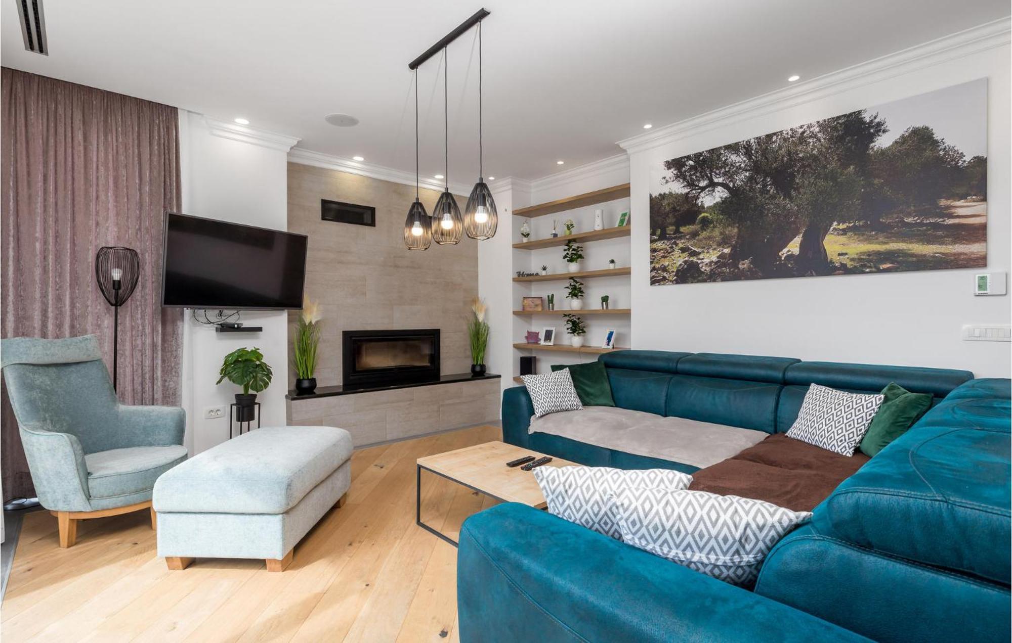 4 Bedroom Gorgeous Home In Lun Lun  Dış mekan fotoğraf