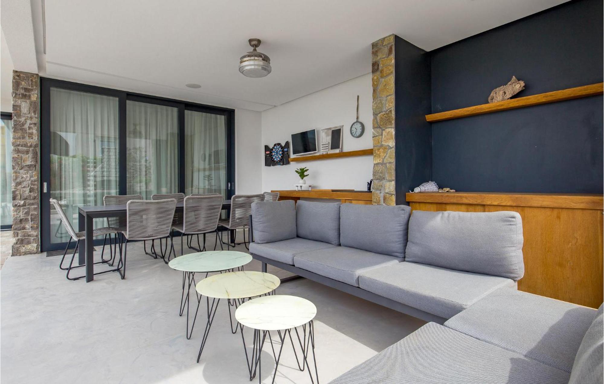 4 Bedroom Gorgeous Home In Lun Lun  Dış mekan fotoğraf