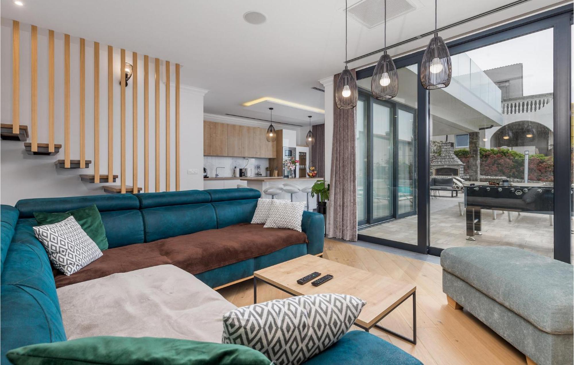 4 Bedroom Gorgeous Home In Lun Lun  Dış mekan fotoğraf