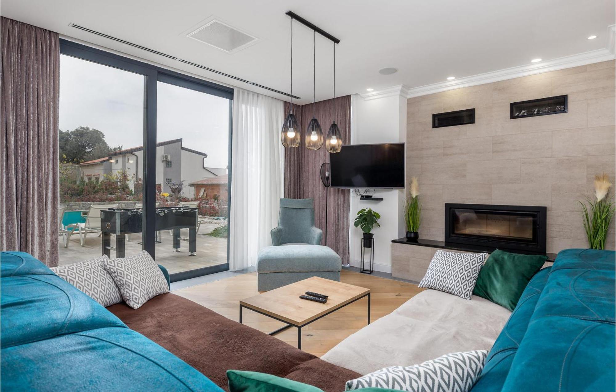 4 Bedroom Gorgeous Home In Lun Lun  Dış mekan fotoğraf